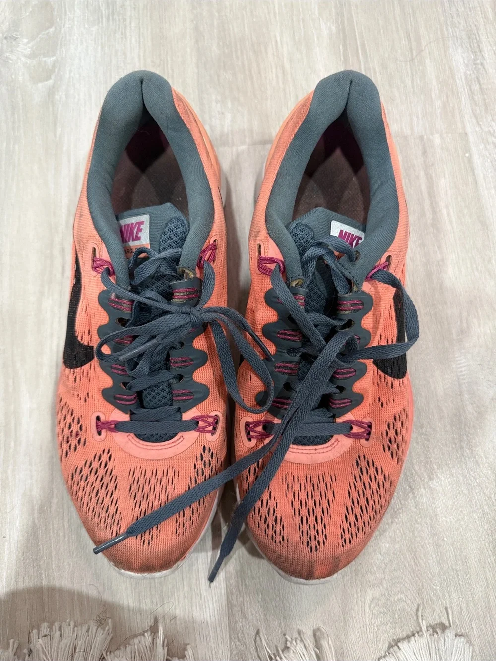Pre-loved Nike Women's Coral and Black Running Shoes